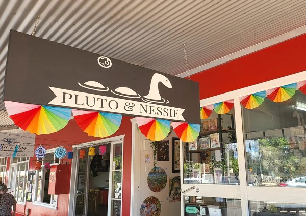 m Front of the shop Folk Fest 22